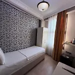 Pera Life Szálloda 4*