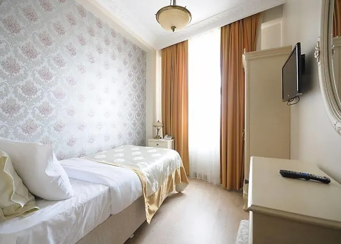 Ξενοδοχείο Pera Life 4*