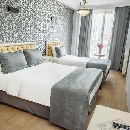 Hotell Pera Life 4*